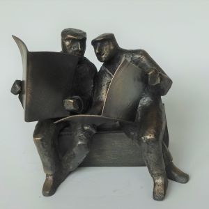 "een goede grap", keramiek met bronscoating